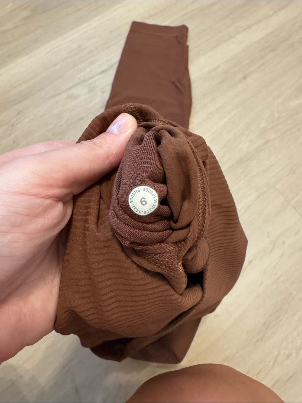 Lululemon High-Rise Ribbed Leggings in Brown and One shoulder sports bra set - Picture 4 of 4